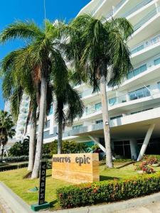 Luxury apartment sea view with pool- central 12 min from the city center