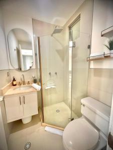 Luxury apartment sea view with pool- central 12 min from the city center