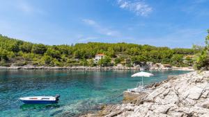 Waterfront House Arnet by Villas Guide