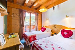 Hotels Chalet Hotel Aiguille Blanche Logis : photos des chambres