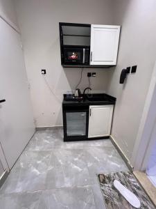 استديو بتاثيث مودرن