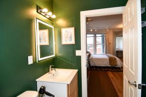 Champlain Street Stays Adams Morgan