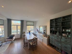 Canal view appartement in the Jordaan