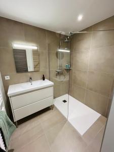 La Maison du Coin - T2 confortable, parking privée