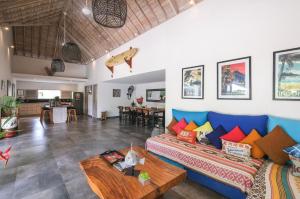 Uluwatu spacious 3BR Villa center Bingin