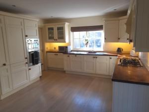 Beautiful home within walking distance to Kenmare