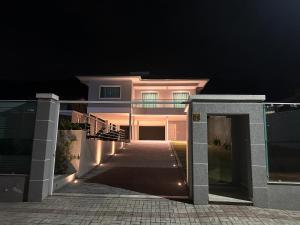 Casa 3 quartos praia de Bombas