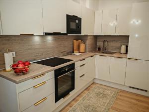 Beatrice Old Town Apartment with 1 free private parking