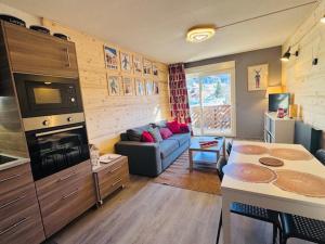 Appartement rénové au centre des 2 Alpes, proche pistes - FR-1-546-65