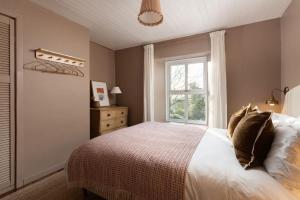 Traditional Cornish Cottage & Garden Redruth