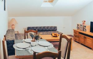 Stunning Apartment In Vrboska With Wifi