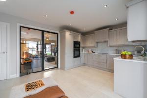 Modern Entire Home Retreat in Newry