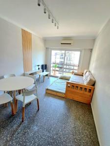 Calma Urbana - Luminoso 2 ambientes reciclado con balcón Excelente ubicacion