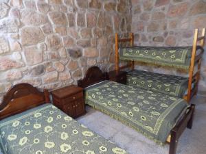 Cabañas Wasirumi Pileta y bajada al Rio