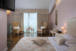 Suite Cavalier room in Heritage Hotel San Rocco