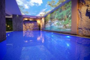 Sky Spa Penthouse Suite with Hot Tub Zlatibor