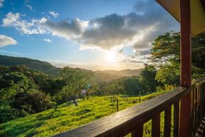 Finca Paraíso Monteverde Oceanview Farm Cabin