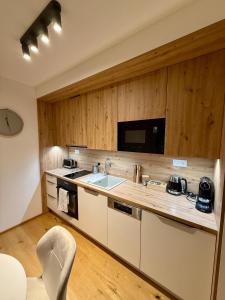 Golden Ridge Apartments