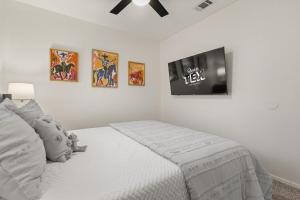 Family Retreat Games, Fire Pit & Kids Barn