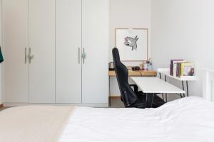 Cozy Private Room Near Center, Secure and Peaceful