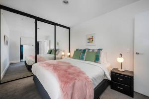 Stylish CBD Apartment Near Theatres & MCG