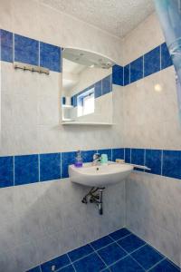 Family friendly seaside apartments Dingac - Borak, Peljesac - 18060