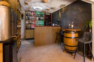 Family friendly seaside apartments Dingac - Borak, Peljesac - 18065