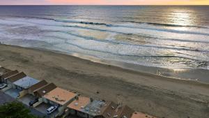 Oceanfront La Selva Beach Home w Fireplace Views Direct Beach Access Sand Castle by AvantStay