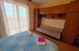 Apartments with parking space Barbat, Rab - 25045