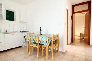 Apartments with parking space Ivan Dolac, Hvar - 592