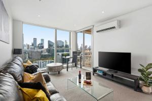 Docklands 2BR Apt - Walk to CBD South Wharf DFO