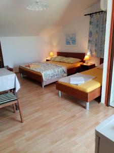 Apartments with parking space Cunski, Losinj - 7951