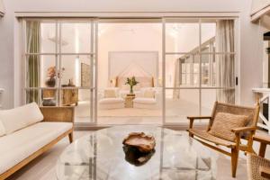 Anaya Spacious Elegant 5 BR Private Pool Villa ZN436