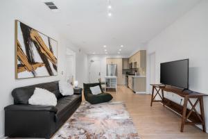 Elegant New 2BR Luxury Home in Irvine