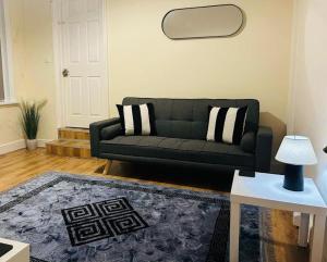 Modern Apartment Near London City Airport