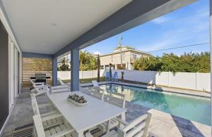 Ocean Views Beach Optional Heated Pool & Spa