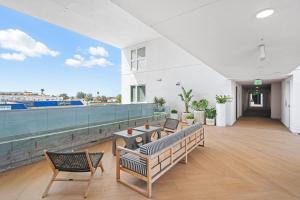 Luxury & Modern Apt by the Grove