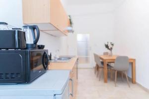 At Belvedere, Top Location Close to U1