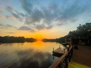 Chi Phat River lodge