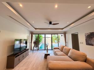 Bangtao Beach Tropical Villa 2 Bedrooms