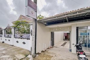 Homestay Syariah Cahaya Panca Arga near Grand Artos Mall Mitra RedDoorz