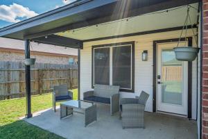 Stylish Pet Friendly Killeen 3BR with Fenced Backyard