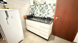 Apto bem localizado, novinho e com AR