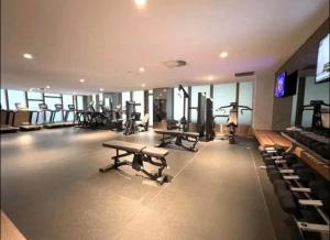 Prestigious 2BR West Side Place apt Level 32#WSP32A