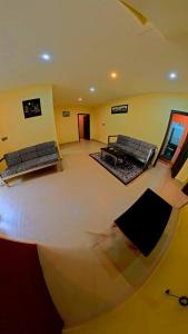 Spacious 6 Bedroom Villa for Families & Group stay