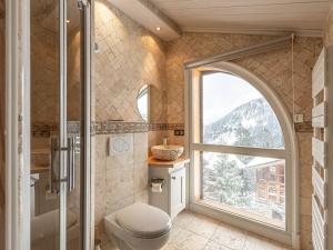 Chalet spacieux à Courchevel avec spa et 5 chambres - FR-1-564-159