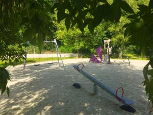 Mobil-home 6 pers. - Terrasse au Camping Saint-Gérons - API-1-52-1317