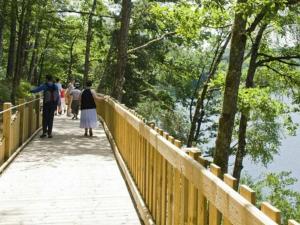 Mobil-home 6 pers. - Terrasse au Camping Saint-Gérons - API-1-52-1317