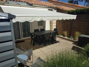 Maison rénovée proche plage, terrasse, animaux acceptés - FR-1-194-360