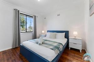 Aircabin - Stylish 4 Bedrooms Home in Colyton